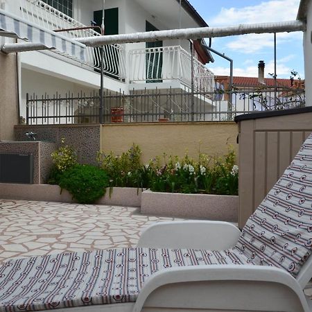 Apartmán Ma-Lo Pirovac Exteriér fotografie